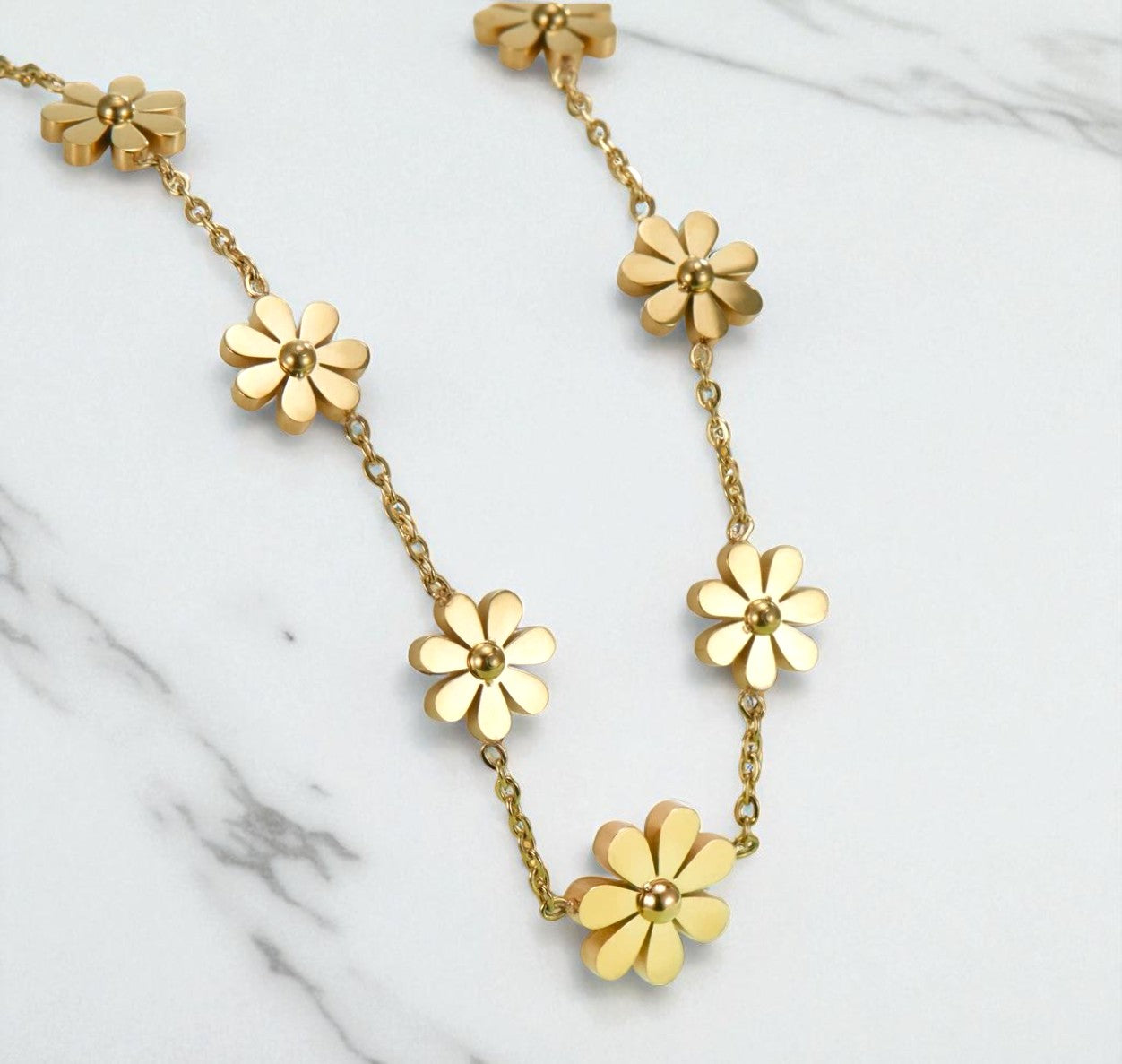 Alam Ara exquisite 18K gold plated sunflower daisy pendant necklace, front view