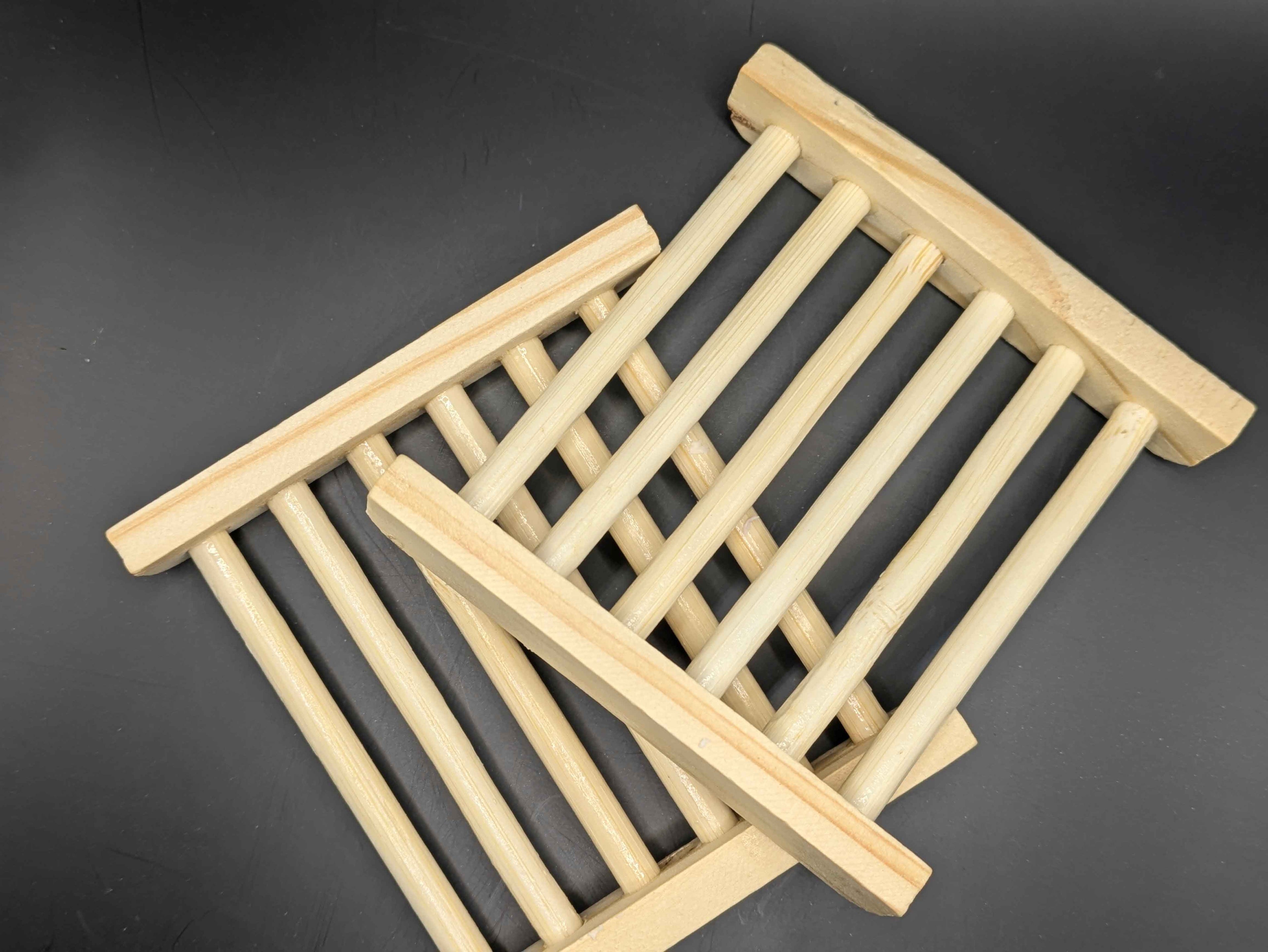 lam Ara rustic wooden dispenser, versatile for liquid soap, lotion, or shampoo, enhancing natural home decor